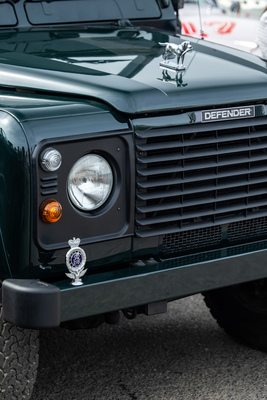 Bild: Land Rover Defender 130 ‘Jumbo’ – an der Goodwood Revival Parade