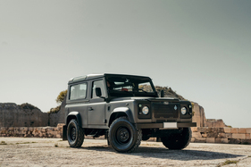 Land Rover Defender 90 (2002) - als Lot 123 angeboten an der RM/Sotheby's Versteigerung von Paris am 1. Februar 2023