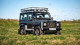 Land Rover Defender 90 TD5 Tomb Raider (2002) - als Lot 955 an der Iconic Auctioneers Race Retro Versteigerung am 24. Februar 2024