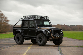 Land Rover Defender SCX " Spectre" (2010) - als Lot 140 an der RM/Sotheby's Versteigerung von Paris am 13. Februar 2021