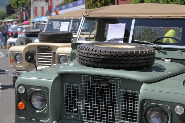 Land Rover Serie 109 IIA (1970) - zusammen mit "Kollegen" - Oldtimer in Obwalden (O-iO) 2019