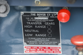 Land Rover Serie I 86 (1955) - Hinweise zum Allradantrieb und dessen Nutzung im Innenraum