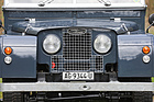 Bild: Land Rover Serie I 86 (1955) - frühe Versionen haben die Scheinwerer noch in der Mitte