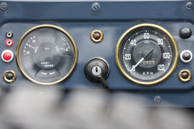 Land Rover Serie I 86 (1955) - gut ablesbare Hauptinstrumente