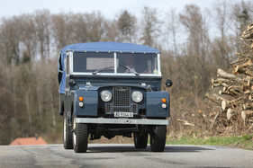 Land Rover Serie I 86 (1955) - höher als breit Land Rover Serie I 86 (1955) - höher als breit