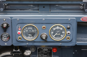 Land Rover Serie I 86 (1955) - zwei Hauptinstrumente für alles Wichtige