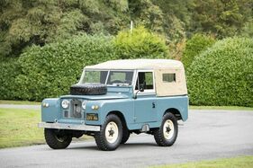 Land Rover Série IIA 88' Hardtop (1963) - als Lot 53 an der Artcurial "Automobiles Sur les Champs" Versteigerung am 3. Dezember 2020