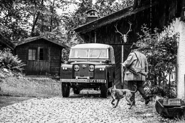 Land Rover Series 2a - Leaving in Landy Style