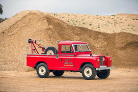 Land Rover Series IIA 109" 4X4 Recovery Truck (263) - als Lot 263 an der Olympia Versteigerung von Bonhams am 6. Dezember 2017 (1966)