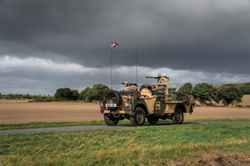 Land Rover Series III 109 'Gunship' (1984) - als Lot 107 an der RM/Sotheby's Open Roads Octobre 2021 Versteigerung vom 6. bis 13. Oktober 2021