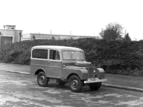 Land Rover Station Wagon Tickford (1949) - hier in Zweifarben-Lackierung