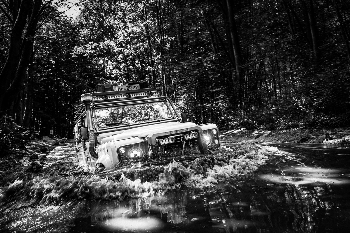Land Rover in artgerechter Umgebung - Bild aus dem Buch "Landy Passion"