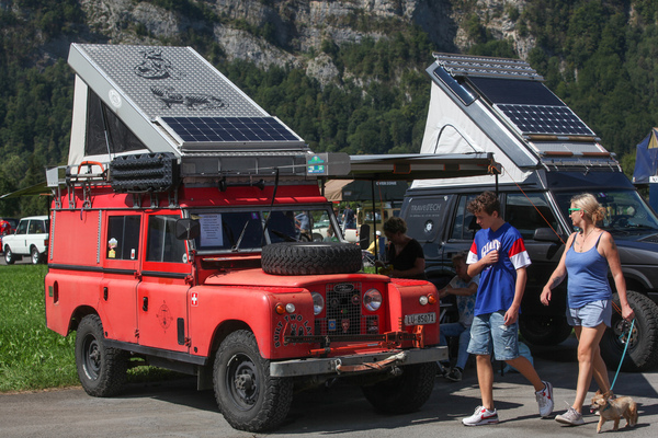 Land Rover mit eigenem Kraftwerk unterwegs - British Car Meeting (BCM) Mollis 2022