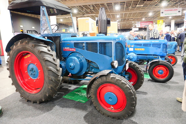 Lanz Bulldog dürfen auf keiner Oldtimerveranstaltung fehlen. Hier ist der Club Oyten-Backsberg e. V. präsent. – Bremen Classic Motorshow 2025