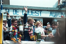 Le Mans 1982 - Die Sieger Jacky Ickx (links) und Derek Bell winken den Fans zu