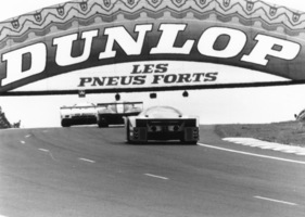 Le Mans 1982 - Prototypen durchfahren die bekannte Dunlopsektion