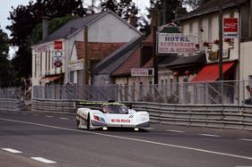 Le Mans 1991 - Keke Rosberg im Peugeot 905 anfangs Hunaudières - nach 68 Runden mit einer defekten Schalthydraulik ausgeschieden