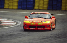 Le Mans 1994: Dodge Viper RT/10 (1994) - Dodge Viper machte 1994 die Viper Premiere bei den 24 Stunden von Le Mans - Nummer #12 platzierte sich auf dem dritten Platz innerhalb der GT1 Klasse (1994)