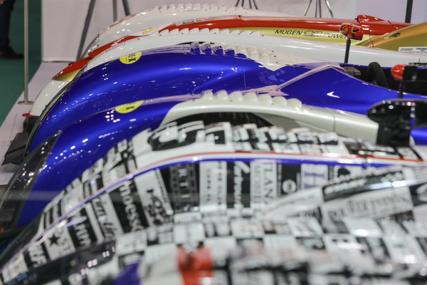 Le-Mans-Autos in Reih und Glied - Rétromobile Paris 2024