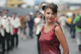 Le Mans Classic 2012 - Pretty dancers shorten the wait until the next start