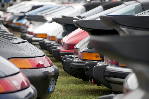 Bild Le Mans Classic 2012 - Markentreffen - hier eine seltene Sicht in der Porsche Turbo Sektion