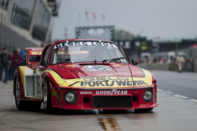 Le Mans Classic 2012 - Countless Porsche 935s adorned Grid 6