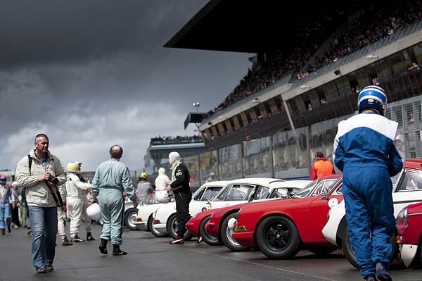 Le Mans Classic 2012 - Von Regen in gleissendes Sonnenlicht - am Samstag wechselte das Wetter mehr als ein Dutzend Mal...