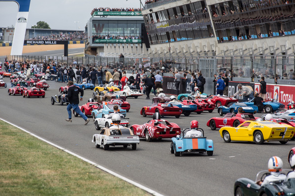 Bild Le Mans Classic 2014 - wildes Gedränge unter den Nachwuchsrennfahrern