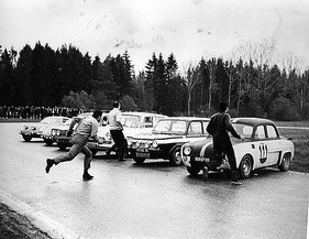 Le-Mans-Start in Lignières, vom Renault Dauphine Gordini über den Simca 1000 Rallye bis zur Alpine A110 (1968)