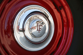 Lea-Francis 14 HP Estate Car (1951) - LF-Initialien auf den Raddeckeln