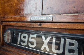 Lea-Francis 14 HP Estate Car (1951) - Markenschriftzug auf dem Heck