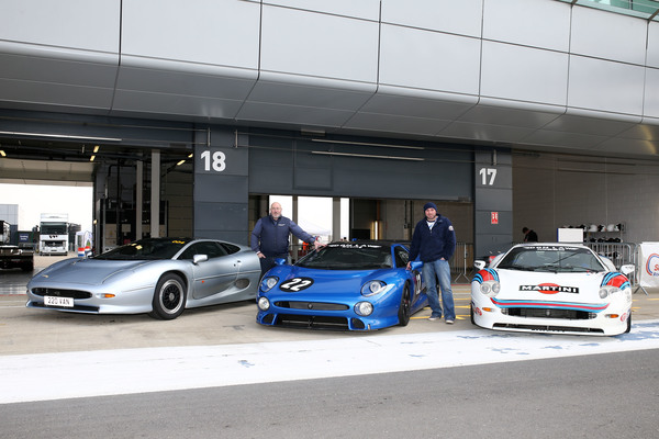 Legendäre Jaguar XJ 220 - Silverstone Classic 2017