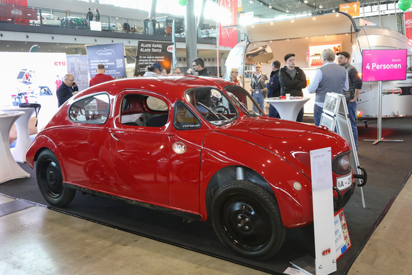Leichtbau Maier Limousine (1935) - stromlinienförmige, selbsttragende Limousine, einst mit DKW-F4-Motor, heute mit VW-Käfer-Antrieb - 24. Retro Classics 2025