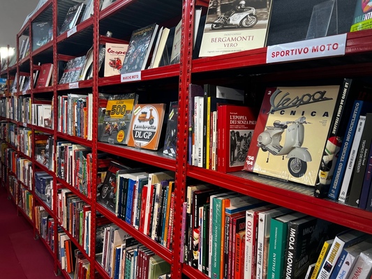 Bild Lektüre fand sich reilich – vorausgesetzt man spricht Italienisch – Auto e Moto d'Epoca 2022