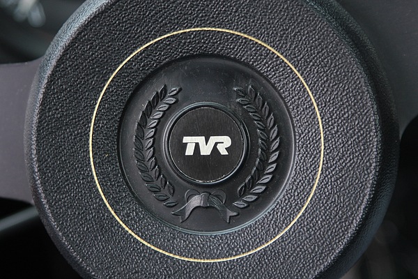 Lenkradzentrum - TVR 2500M (1974)