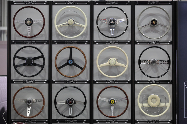 Lenkräder bei EZ Electric Power Steering - Swiss Classic World Luzern 2018