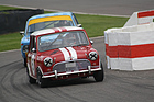 Leopold von Bayern im Austin Mini Cooper S (1964) vor Darren Turner im BMW 1800 TiSA (1965) - St. Mary's Trophy - Goodwood Revival 2015
