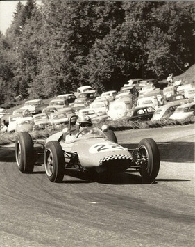 Letzter Einsatz für Seppi auf seinen Lotus 22 beim Bergrennen Ollon-Villars 1962