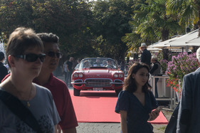 Leute kamen zu Fuss, …