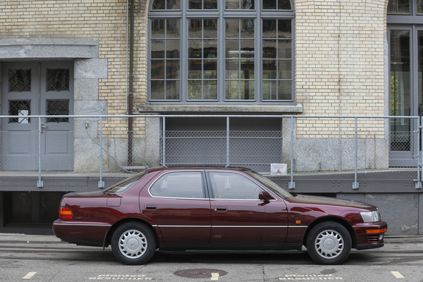 Lexus LS 400 (1991) - mit neu konstruiertem Achtzylindermotor in die Luxusklasse - Japanese Car Meeting Kemptthal 2025
