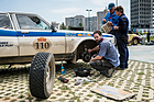 Bild: Leyland P76 (1974) - am Ruhetag wird repariert - Rallye Peking-Paris 2016