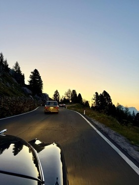 Bild Licht am Horizont nach 16 Pässen - Alpenbrevet 2025