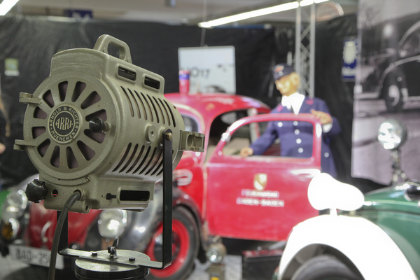 Licht an für die beiden VW Käfer (Techno Classica 2017)