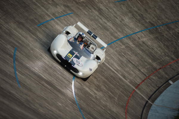 … Licht verlangte. Und ohne die gesetzlich strikt verlangte nächtliche Ruhepause ...