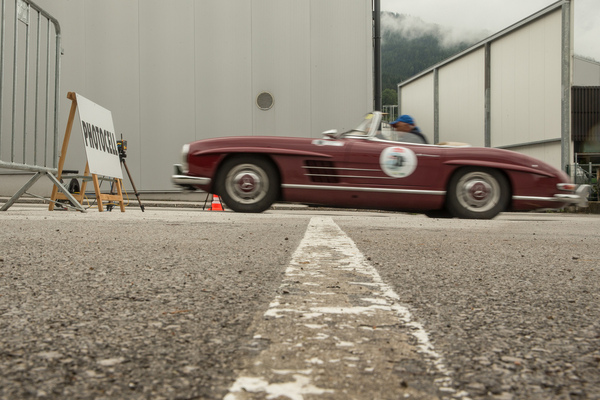 Lichtschrankenprüfung im Mercedes-Benz 300 SL - 32. Ennstal-Classic 2024