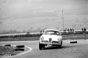Lignières 1963 - Cimarosti testet eine Alfa Romeo Giulia Sprint Lignières 1963 - Cimarosti testet eine Alfa Romeo Giulia Sprint