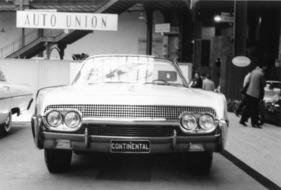 Lincoln Continental (1960) - Präsentation auf dem Genfer Automobilsalon