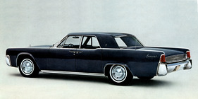 Lincoln Continental (1961) - die Serienlimouisne - "form beautifully follows function" titelte der Verkaufsprospekt