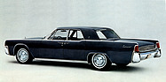 Lincoln Continental (1961) - die Serienlimouisne - "form beautifully follows function" titelte der Verkaufsprospekt