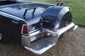 Lincoln Continental (1963) - hier konnten sich die Sicherheitsleute festhalten und mitfahren